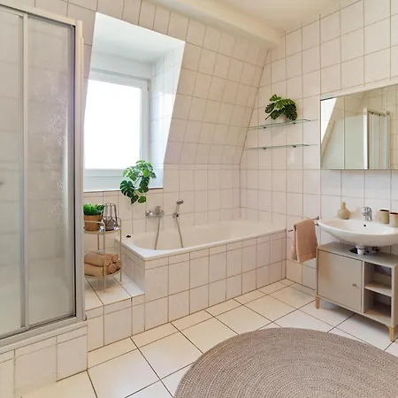 Appartement Marx - Zentrales & Geraeumiges Fuer Bis Zu 6 Personen - 2 Schlafzimmer Mit Tv, Wlan & Waschmaschine *