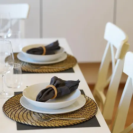 Marx - Zentrales & Geraeumiges Apartment Fuer Bis Zu 6 Personen - 2 Schlafzimmer Mit Tv, Wlan & Waschmaschine דירה טרייר