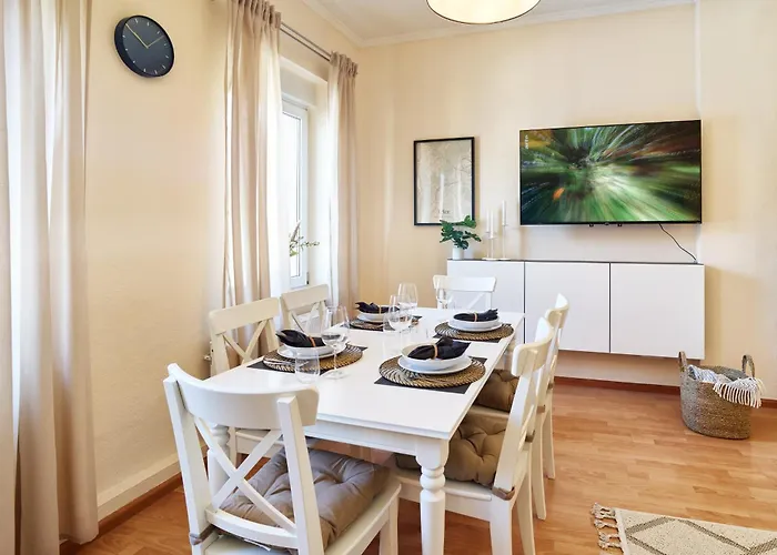 Marx - Zentral Und Geräumig - Für 6 Personen - 2 Schlafzimmer Mit Tv - Küche Apartamento